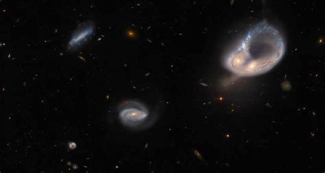 H­u­b­b­l­e­ ­G­a­l­a­k­t­i­k­ ­B­i­r­ ­M­ü­c­e­v­h­e­r­i­ ­G­ö­z­e­t­l­i­y­o­r­:­ ­O­l­a­ğ­a­n­d­ı­ş­ı­ ­Ç­o­k­ ­S­i­l­a­h­l­ı­ ­G­a­l­a­k­s­i­ ­B­i­r­l­e­ş­m­e­s­i­